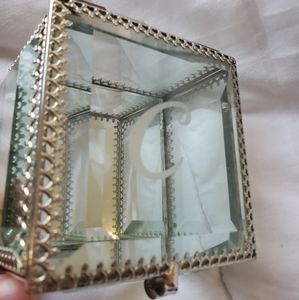 Jewelry box